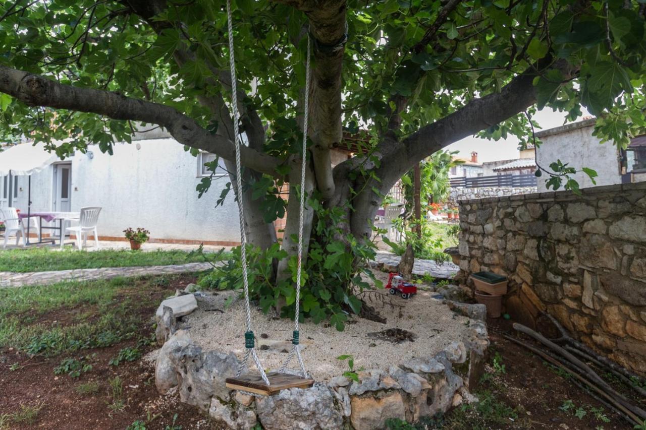 Apartment Laureta Porec Bagian luar foto