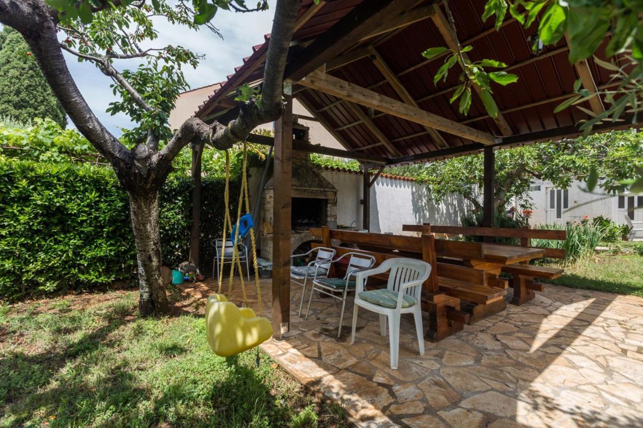 Apartment Laureta Porec Bagian luar foto