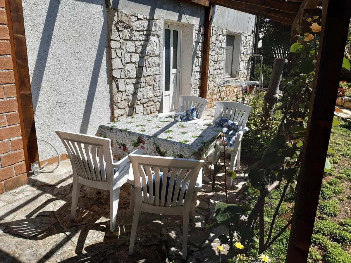 Apartment Laureta Porec Bagian luar foto